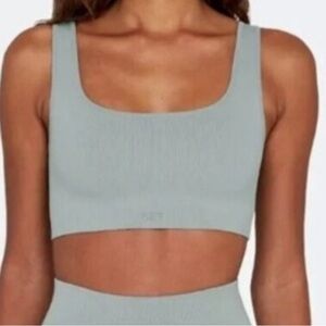 SET Active box cut bra in rain